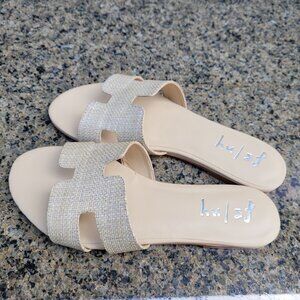 French Sole New York - Raffia Alibi Sandal in Light Beige